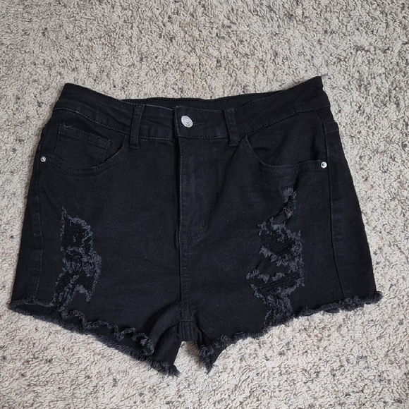 SHEIN Pants - Black Distressed Stretch Frayed Jean Shorts Size 6